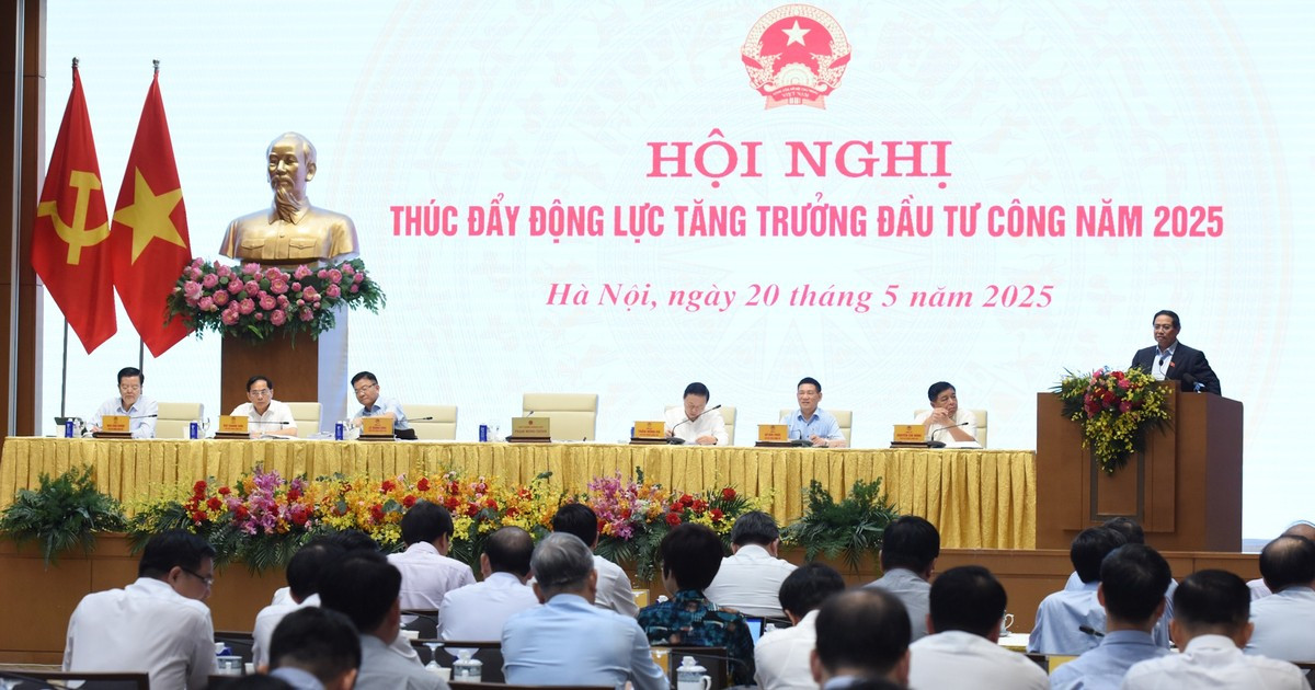 [Foto] Premier de Vietnam dirige conferencia nacional en línea sobre el impulso de la inversión pública 