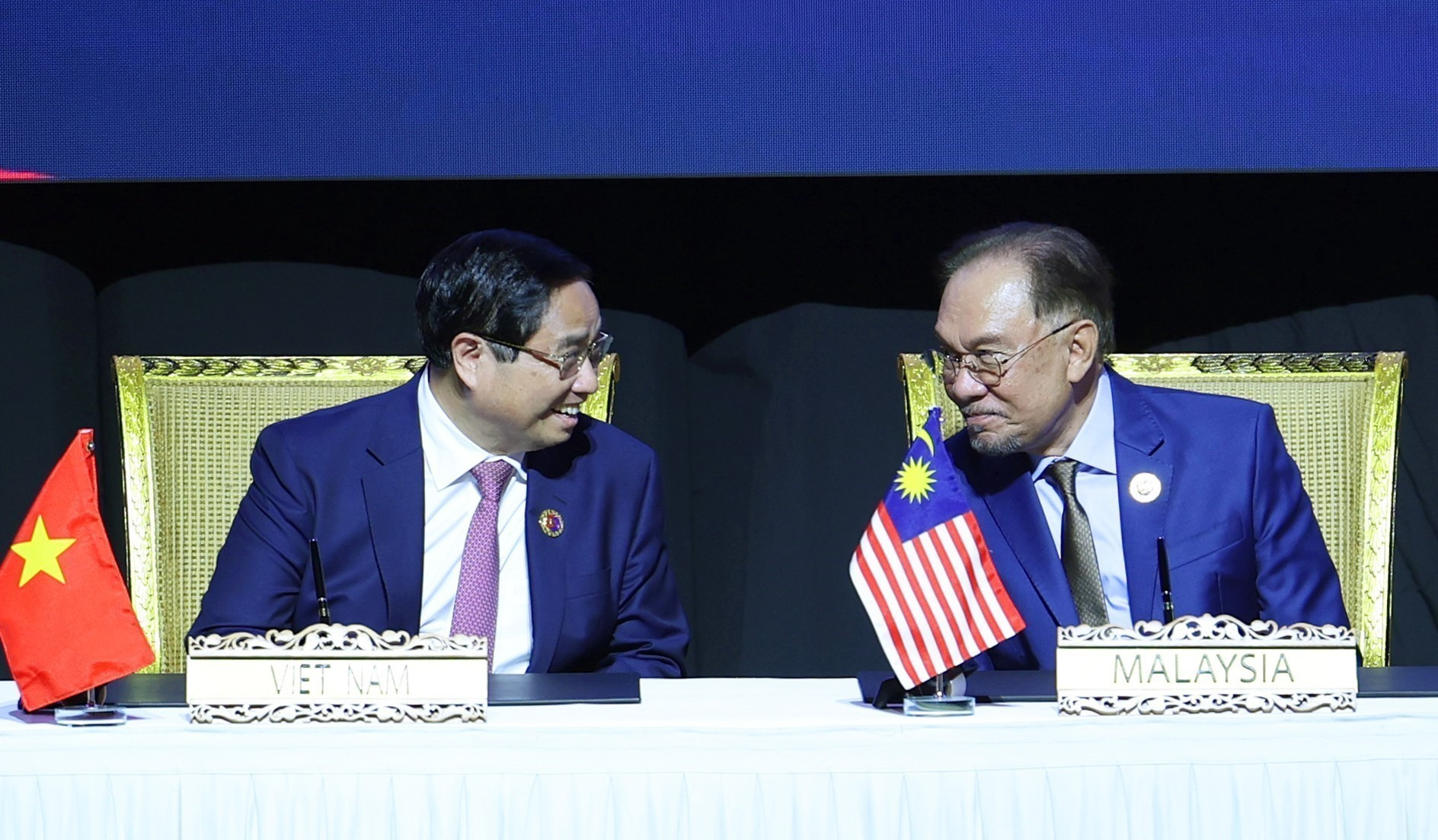 [Foto] Premier de Vietnam asiste a la ceremonia de firma de Declaración de Kuala Lumpur ảnh 1