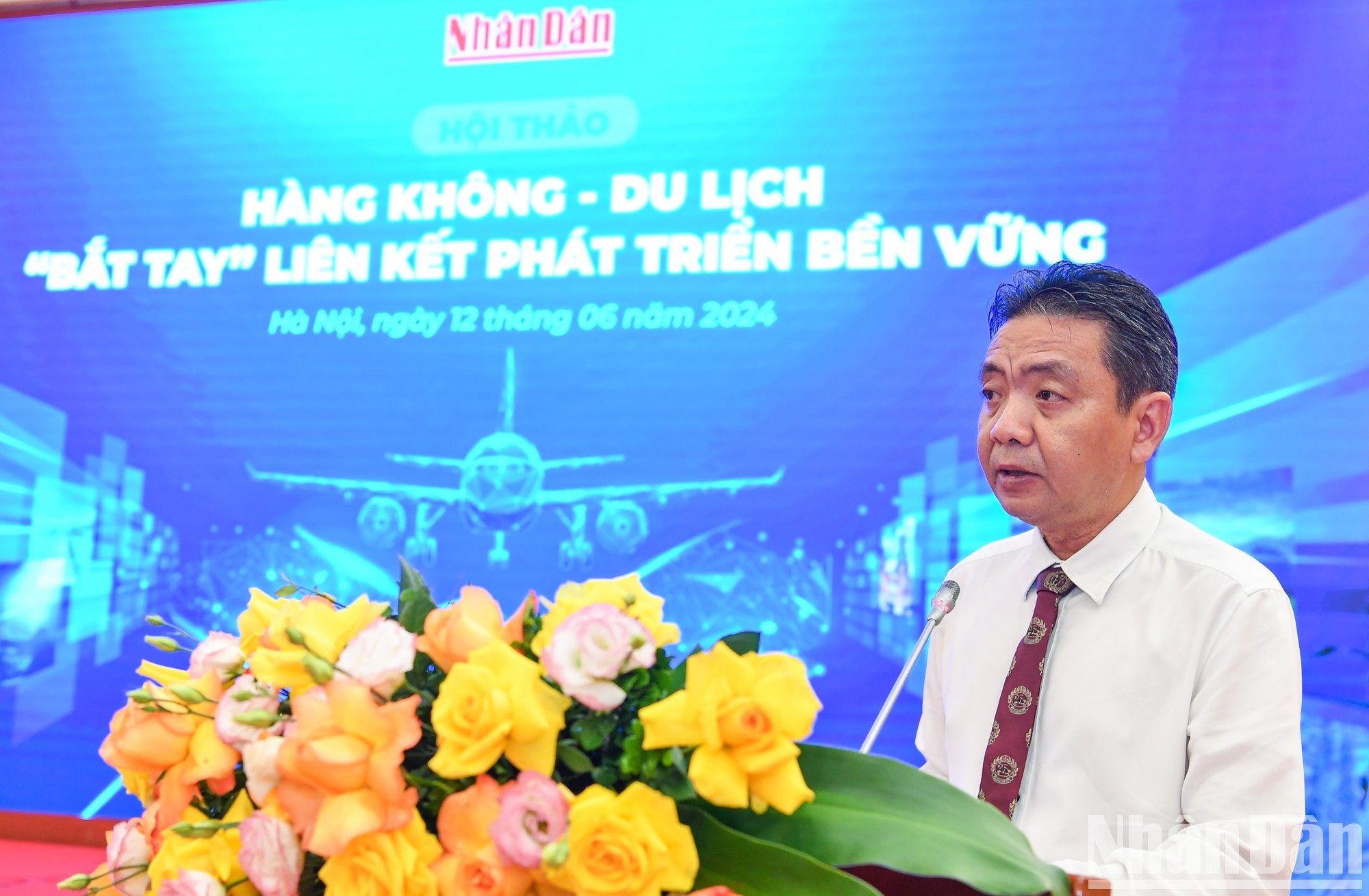 Mientras, el viceministro de Cultura, Deportes y Turismo Hoang Dao Cuong aboga por una cooperación sustancial entre las empresas de aviación y de turismo por lo que ello representa en términos económicos para las partes. Mientras, el viceministro de Cultura, Deportes y Turismo Hoang Dao Cuong aboga por una cooperación sustancial entre las empresas de aviación y de turismo por lo que ello representa en términos económicos para las partes.