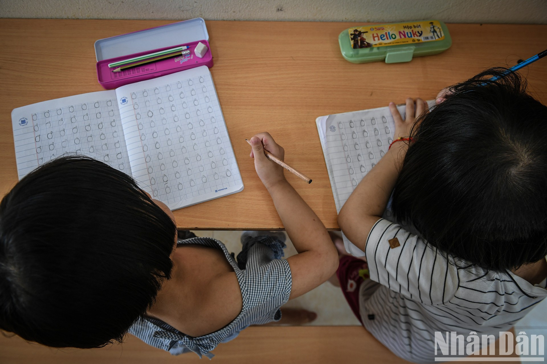 Sonrisas de pequeños ángeles en centro de protección social ảnh 7