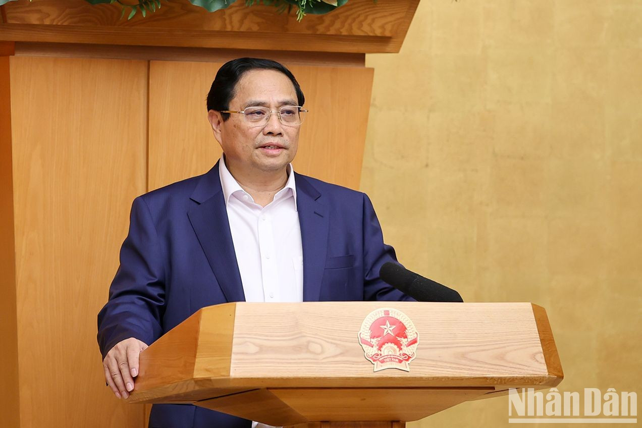 El premier exhorta a superar las dificultades, mantener el coraje y persigue las metas establecidas con mayor determinación y esfuerzos.