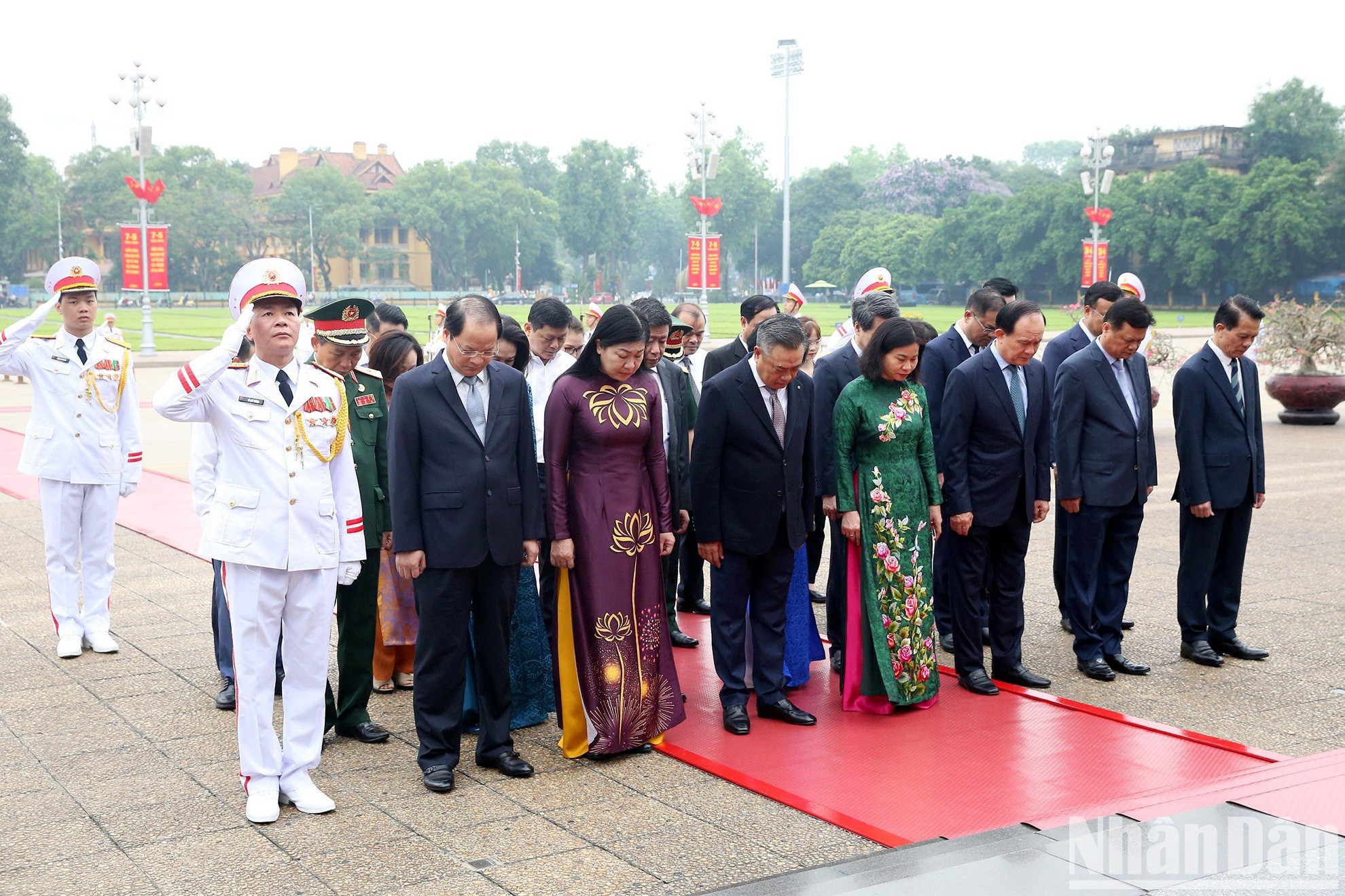 Los delegados del Comité del Partido Comunista de Vietnam, el Consejo Popular, el Comité Popular y el Frente de la Patria en Hanói.