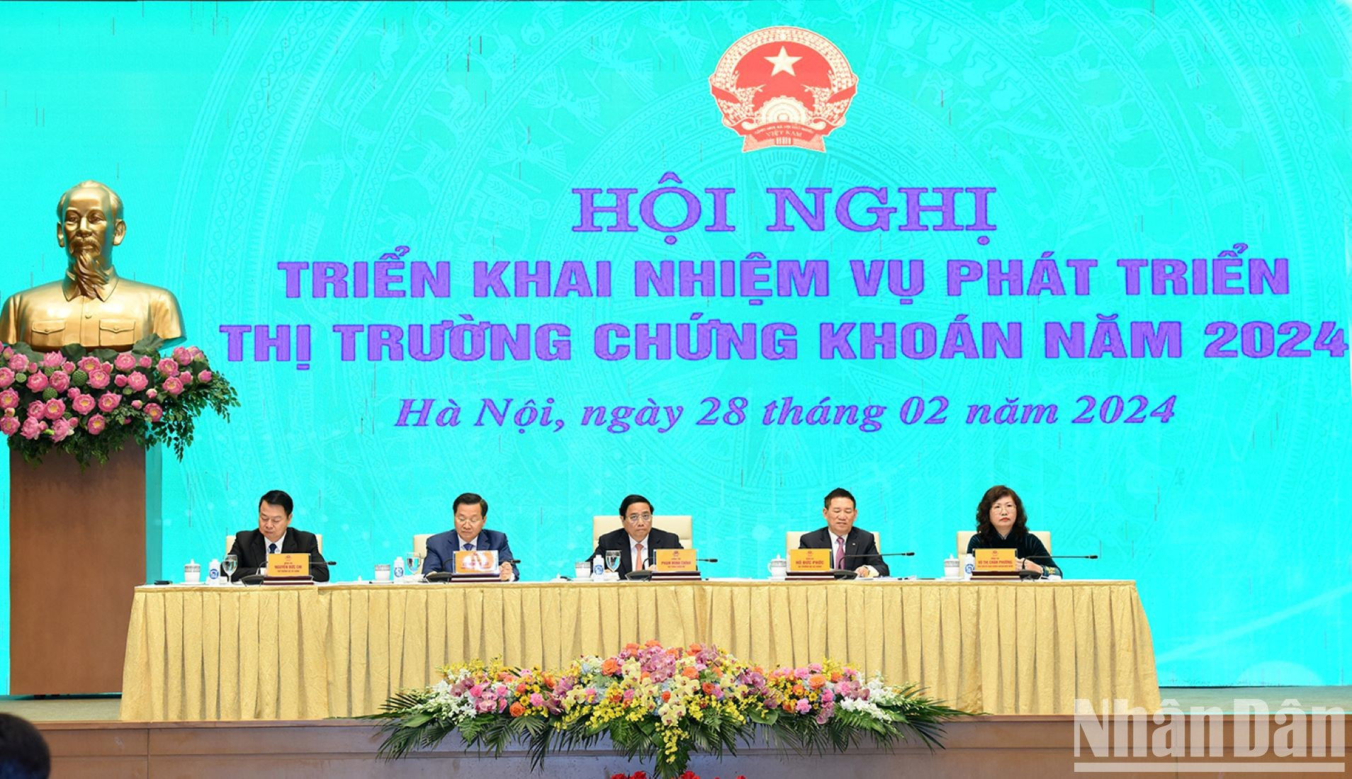 El premier vietnamita preside la conferencia. El premier vietnamita preside la conferencia.