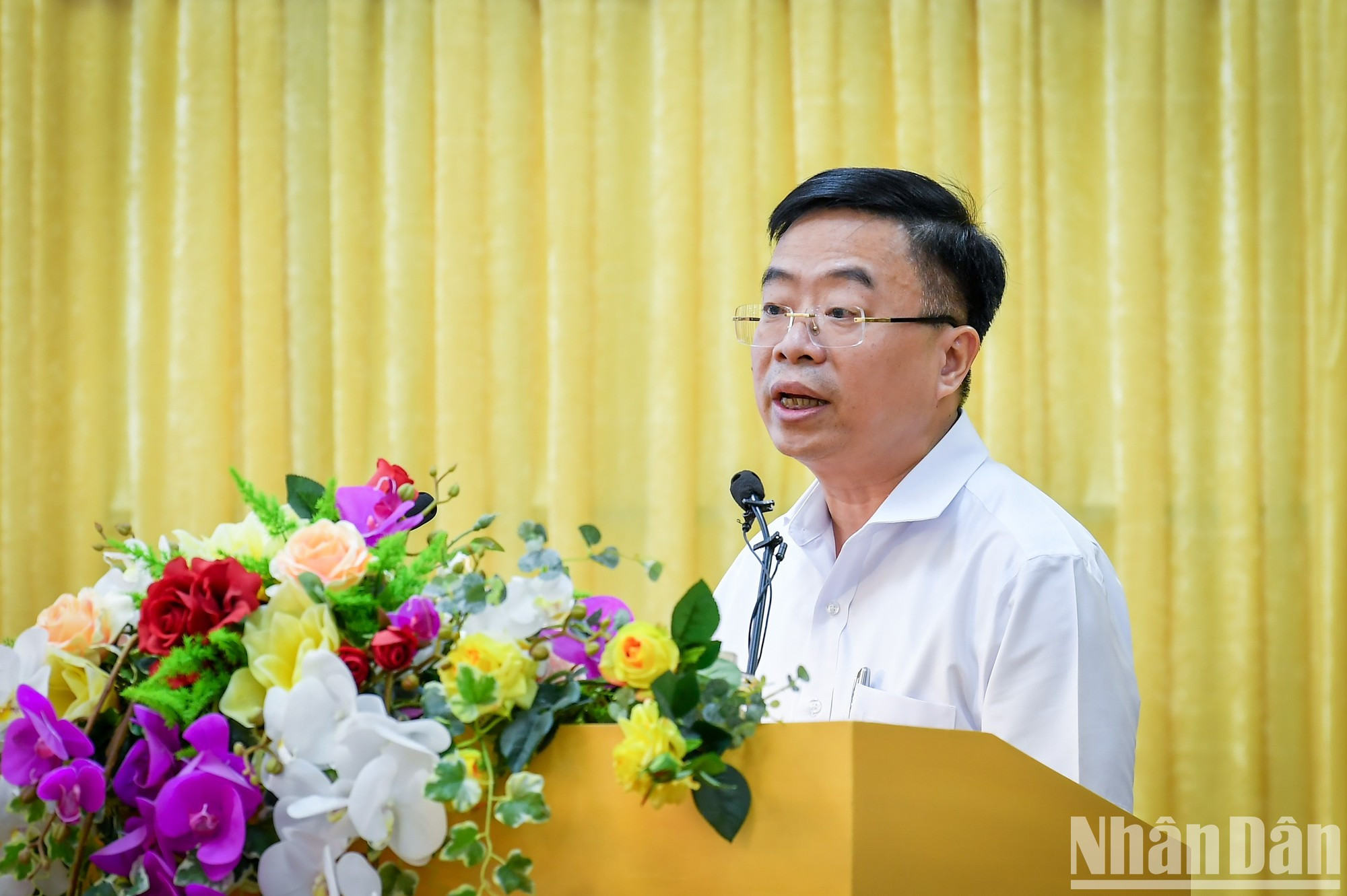 El secretario del PCV y gerente general de la Corporación de Textiles de Vietnam, Le Tien Truong. El secretario del PCV y gerente general de la Corporación de Textiles de Vietnam, Le Tien Truong.