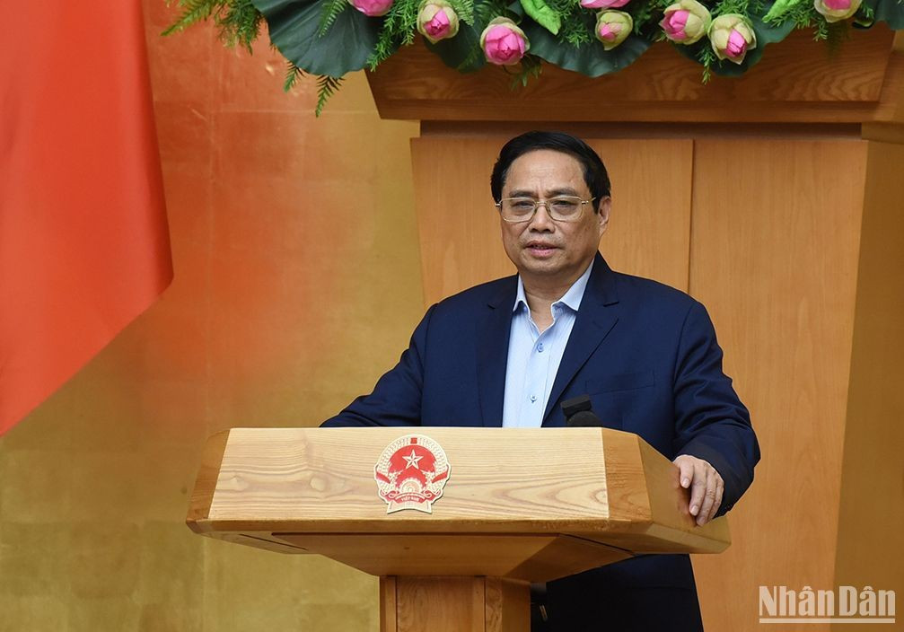 El primer ministro Pham Minh Chinh habla en el evento.