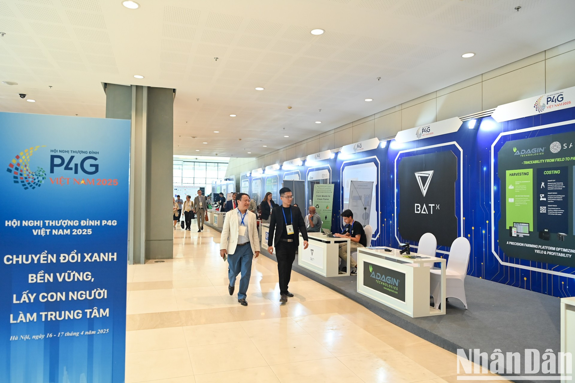 La IV Cumbre de la Alianza para el Crecimiento Verde y los Objetivos Globales 2030 (P4G), en desarrollo en Hanói, es un evento multilateral de alto nivel sobre el crecimiento verde, organizado por Vietnam en el periodo 2021-2026. La IV Cumbre de la Alianza para el Crecimiento Verde y los Objetivos Globales 2030 (P4G), en desarrollo en Hanói, es un evento multilateral de alto nivel sobre el crecimiento verde, organizado por Vietnam en el periodo 2021-2026.