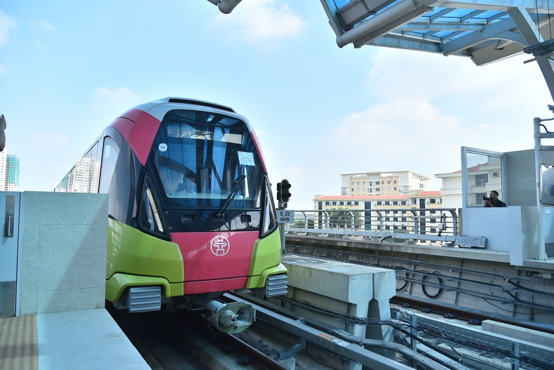 Con el tema “Viaje verde", el tren tiene tres colores: verde, rosado y blanco. Con el tema “Viaje verde", el tren tiene tres colores: verde, rosado y blanco.