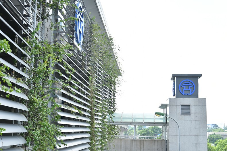 La imagen de Khue Van Cac (Pabellón Constelación de Literatura) se utiliza como el símbolo de la ruta. La imagen de Khue Van Cac (Pabellón Constelación de Literatura) se utiliza como el símbolo de la ruta.