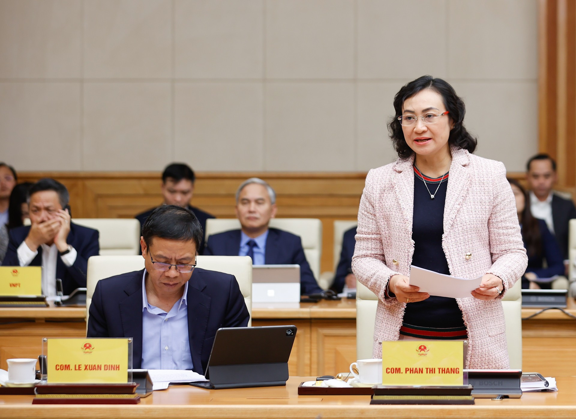 La viceministra de Industria y Comercio de Vietnam Phan Thi Thang habla en la reunión. La viceministra de Industria y Comercio de Vietnam Phan Thi Thang habla en la reunión.