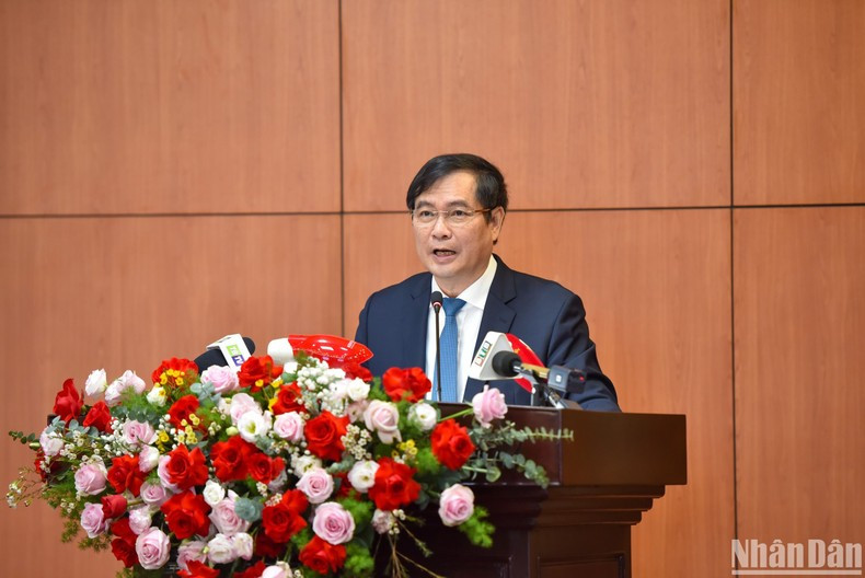 El subjefe del Comisión de Comunicación e Información Phan Xuan Thuy, (Foto: NHAT QUANG)