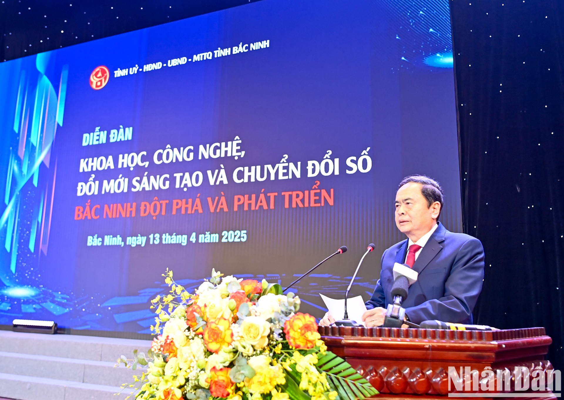 El presidente de la Asamblea Nacional de Vietnam, Tran Thanh Man, habla en el evento. El presidente de la Asamblea Nacional de Vietnam, Tran Thanh Man, habla en el evento.