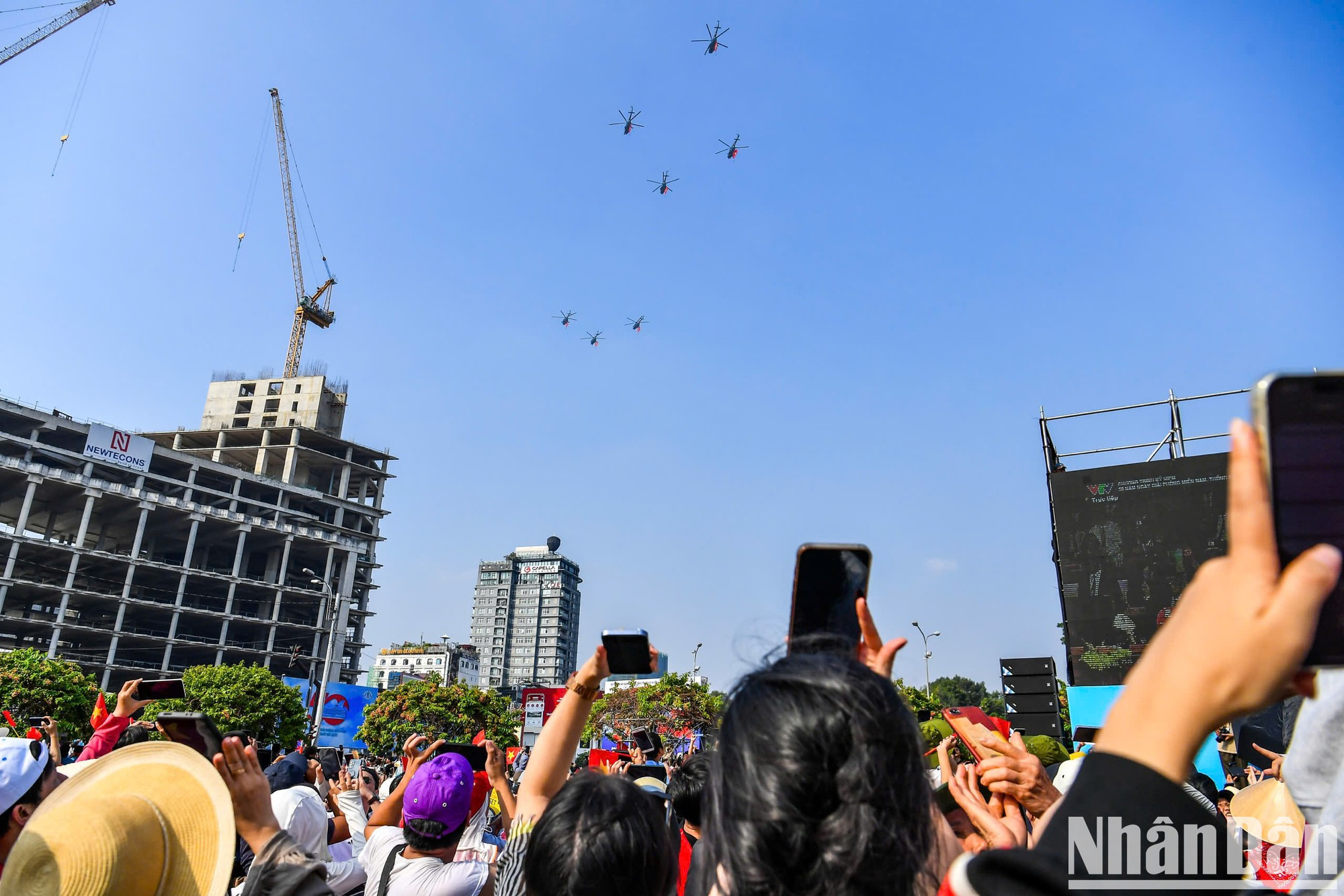 La presentación les impresiona a los espectadores.