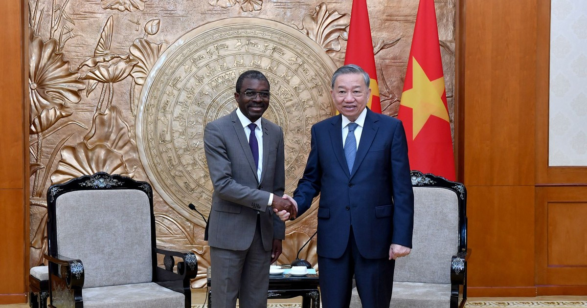 [Foto] Máximo líder partidista de Vietnam recibe al director de Centro de Patrimonio Mundial de Unesco