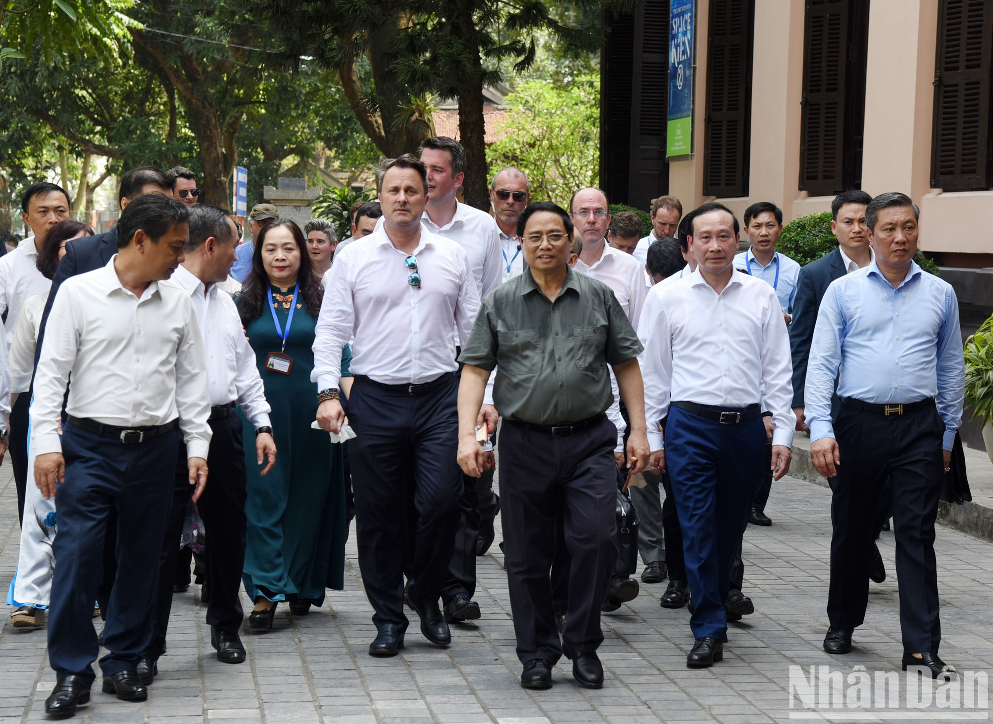 El Museo de Bellas Artes donde guarda y exhibe más de 20 mil artefactos y obras de arte, esculturas, pinturas y trabajos gráficos desde la antigüedad hasta el período premoderno. El Museo de Bellas Artes donde guarda y exhibe más de 20 mil artefactos y obras de arte, esculturas, pinturas y trabajos gráficos desde la antigüedad hasta el período premoderno.