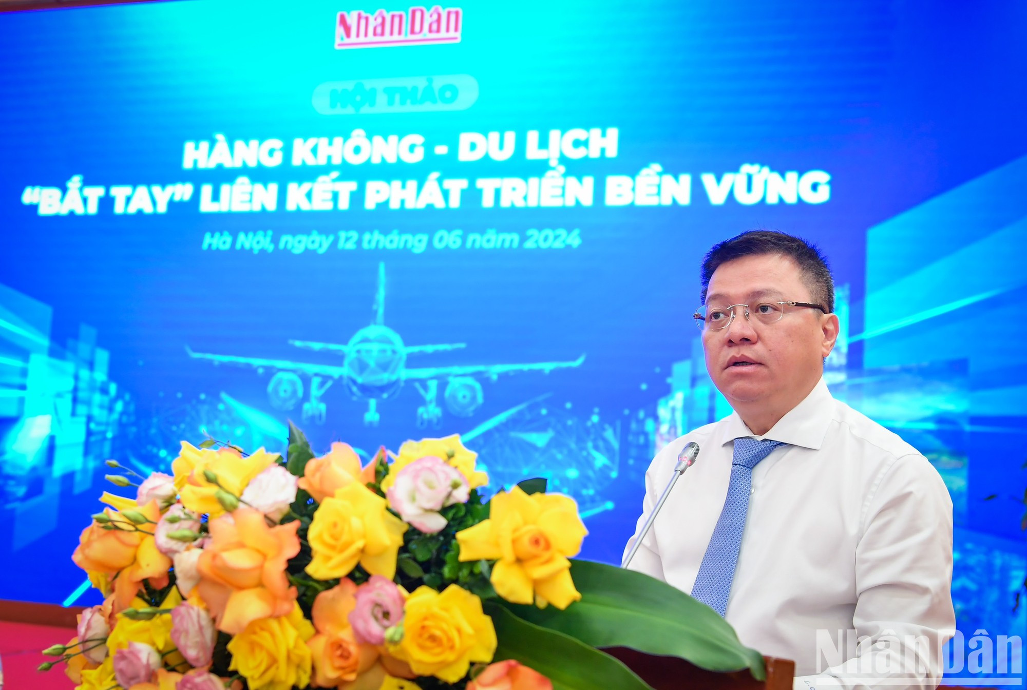 Por su parte, el presidente editor de Nhan Dan, Le Quoc Minh, señala que la cooperación entre la aviación y el turismo se encuentra aún en un estado precario. En este sentido, subraya la necesidad de desarrollar un plan general a nivel nacional para que tenga un impacto a largo plazo. Por su parte, el presidente editor de Nhan Dan, Le Quoc Minh, señala que la cooperación entre la aviación y el turismo se encuentra aún en un estado precario. En este sentido, subraya la necesidad de desarrollar un plan general a nivel nacional para que tenga un impacto a largo plazo.