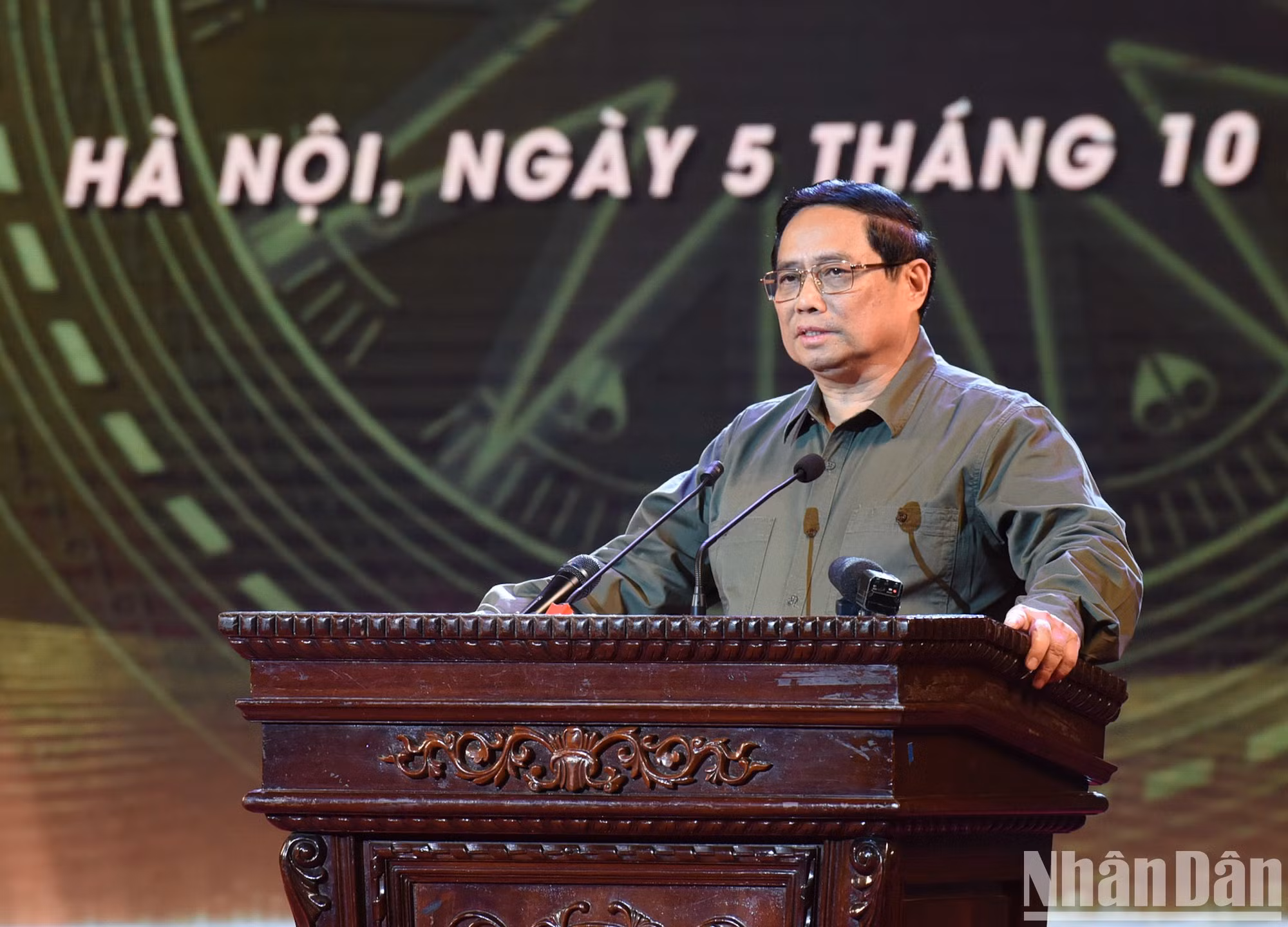 El jefe del Gobierno vietnamita, Pham Minh Chinh, habla en el evento.