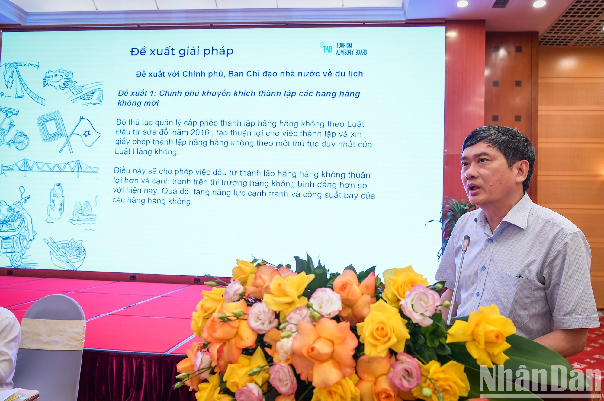 Hoang Nhan Chinh, jefe de la Secretaría del Consejo de Asesoramiento de Turismo de Vietnam. Hoang Nhan Chinh, jefe de la Secretaría del Consejo de Asesoramiento de Turismo de Vietnam.