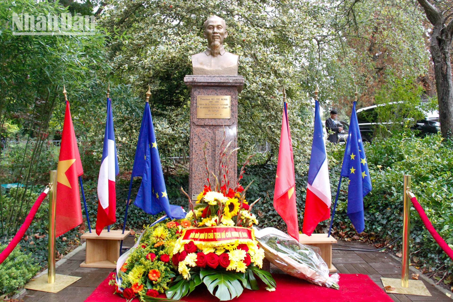 El busto del Presidente Ho Chi Minh en la ciudad francesa de Montreuil.