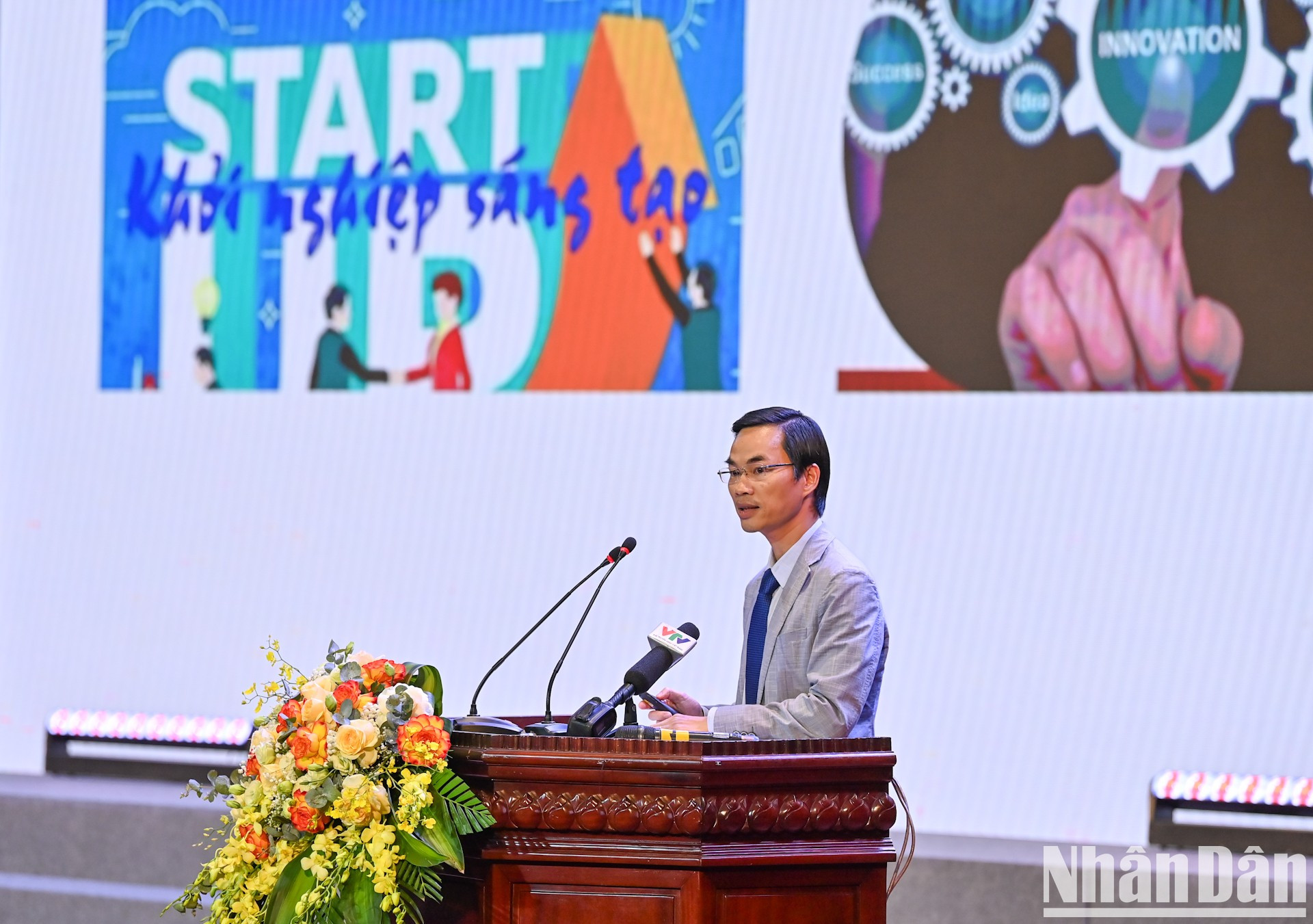 El subdirector del Centro de Innovación Nacional del Ministerio de Finanzas Do Tien Thinh participa en el evento. El subdirector del Centro de Innovación Nacional del Ministerio de Finanzas Do Tien Thinh participa en el evento.