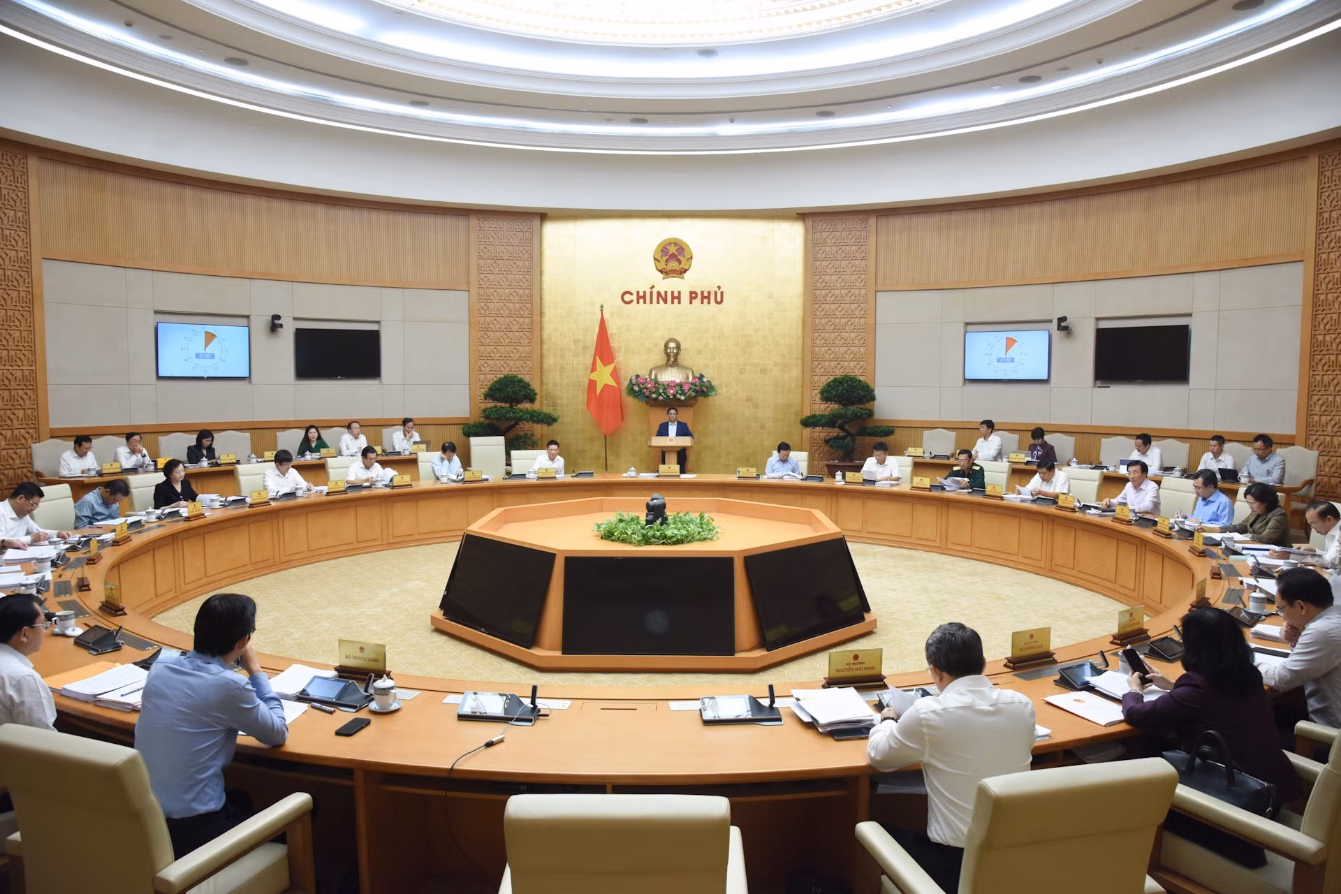 Los asistentes evalúan la situación socioeconómica en lo que va del año, así como las orientaciones y tareas a realizarse en los meses restantes de 2024.