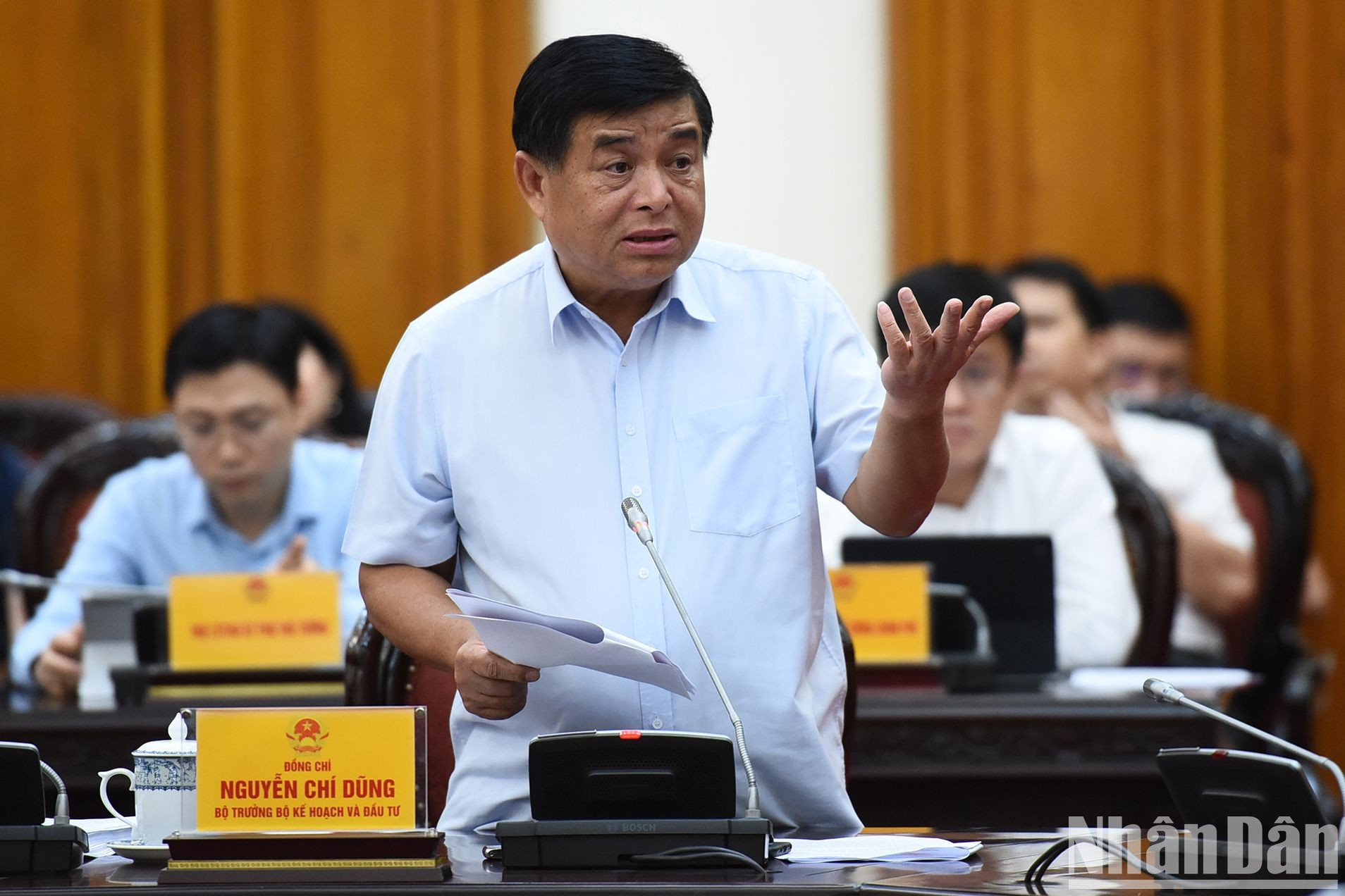 El ministro de Planificación e Inversiones, Nguyen Chi Dung, habla en la reunión. El ministro de Planificación e Inversiones, Nguyen Chi Dung, habla en la reunión.