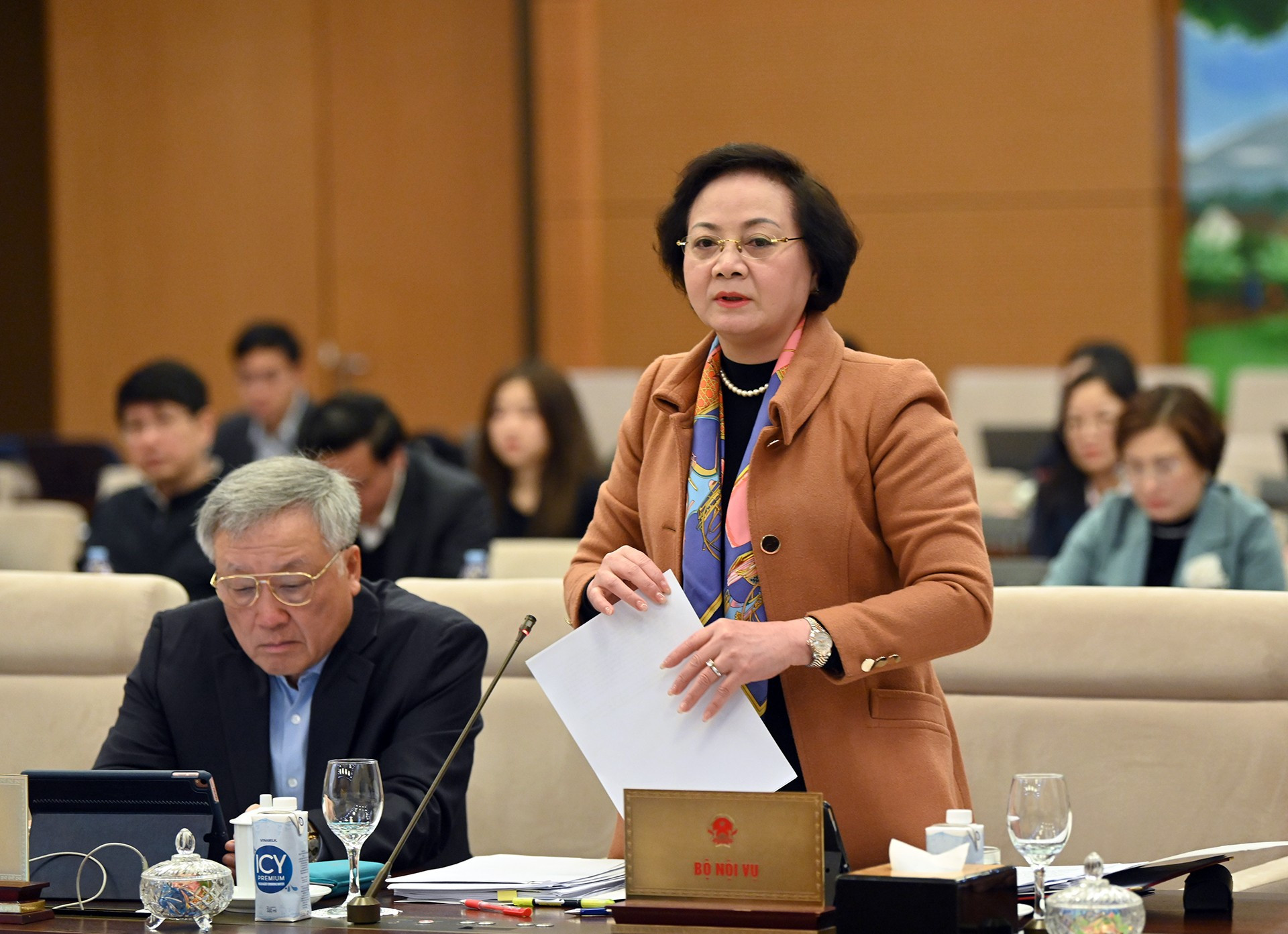 La ministra de Interior de Vietnam, Pham Thi Thanh Tra, presenta un resumen de los informes. La ministra de Interior de Vietnam, Pham Thi Thanh Tra, presenta un resumen de los informes.
