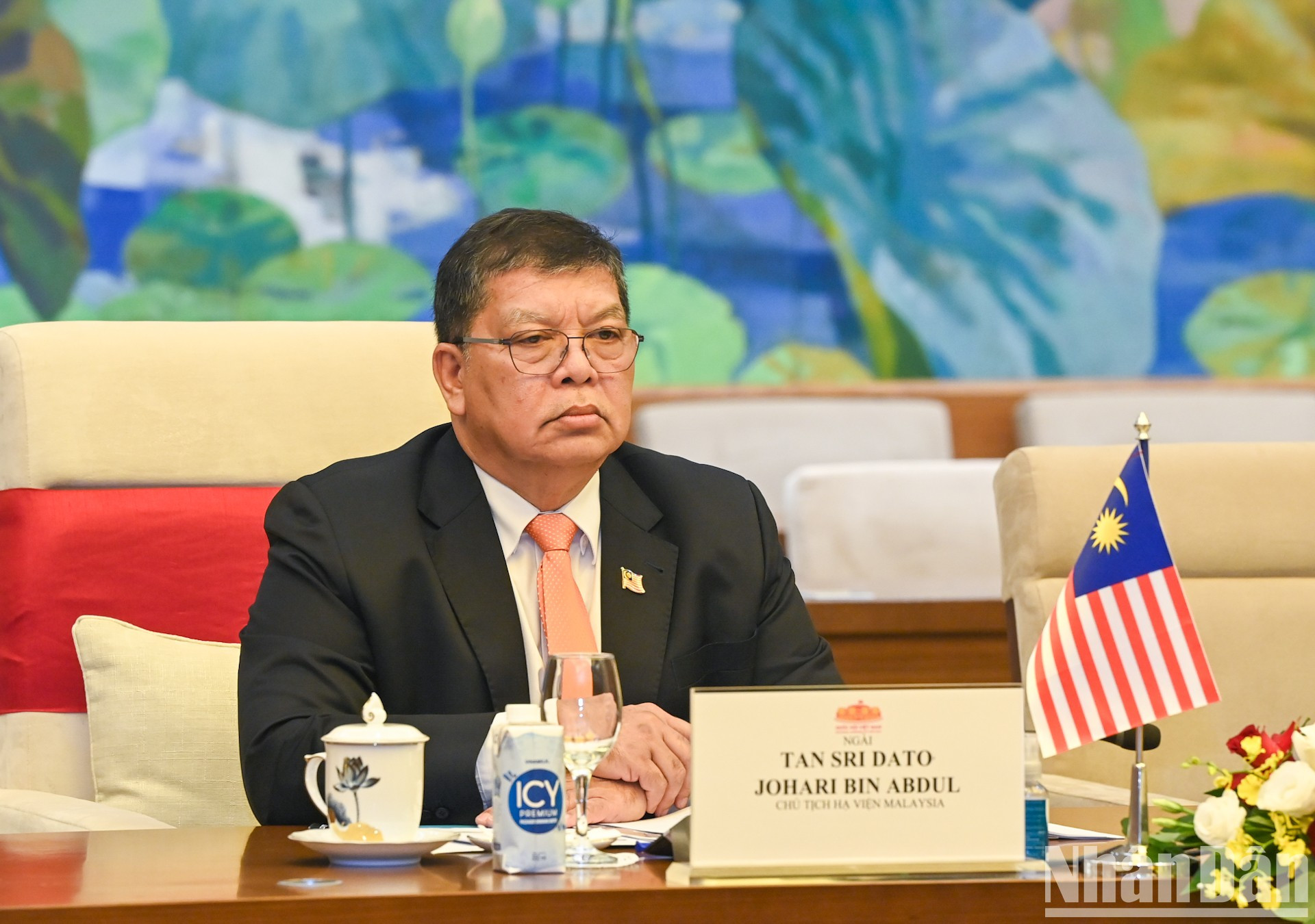 El presidente de la Cámara de Representantes de Malasia, Tan Sri Dato' Johari Bin Abdul, acude al encuentro.