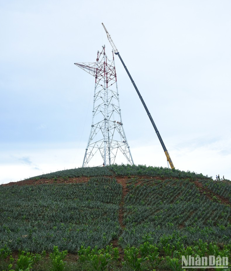 Torre eléctrica VT22 del proyecto componente Quynh Luu - Thanh Hoa. Torre eléctrica VT22 del proyecto componente Quynh Luu - Thanh Hoa.