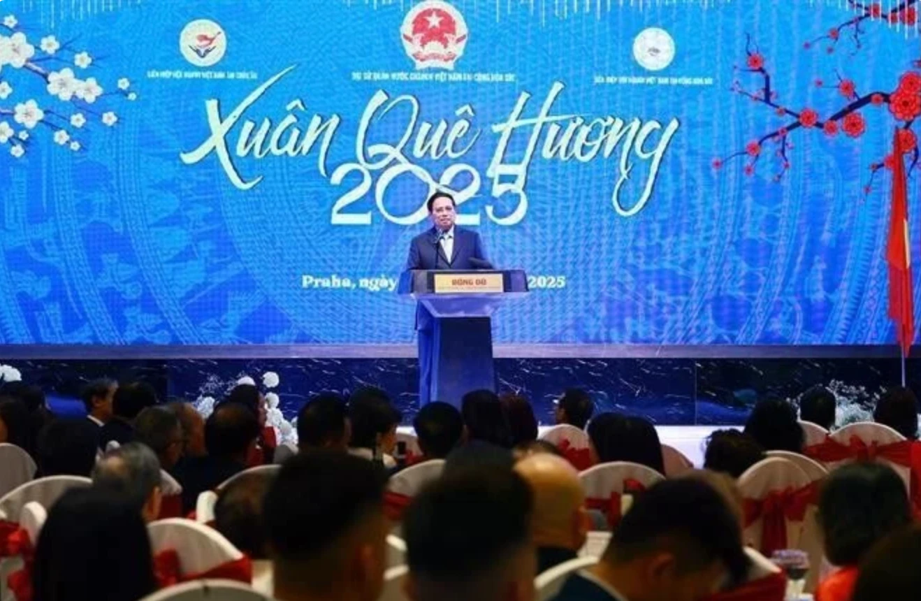 El primer ministro Pham Minh Chinh interviene en el programa Primavera de la Patria en Praga el 19 de enero (hora local) (Foto: VNA)