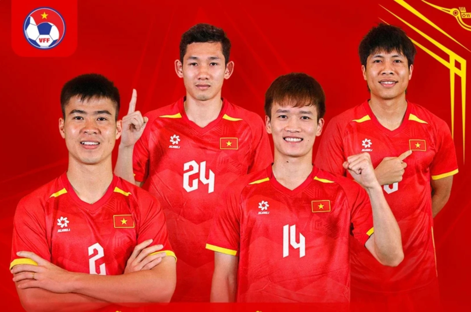 Los futbolistas vietnamitas Do Duy Manh, Nguyen Hoang Duc, Nguyen Hai Long y Nguyen Van Vi seleccionados al equipo de estrellas del Sudeste Asiático. (Foto: VFF)