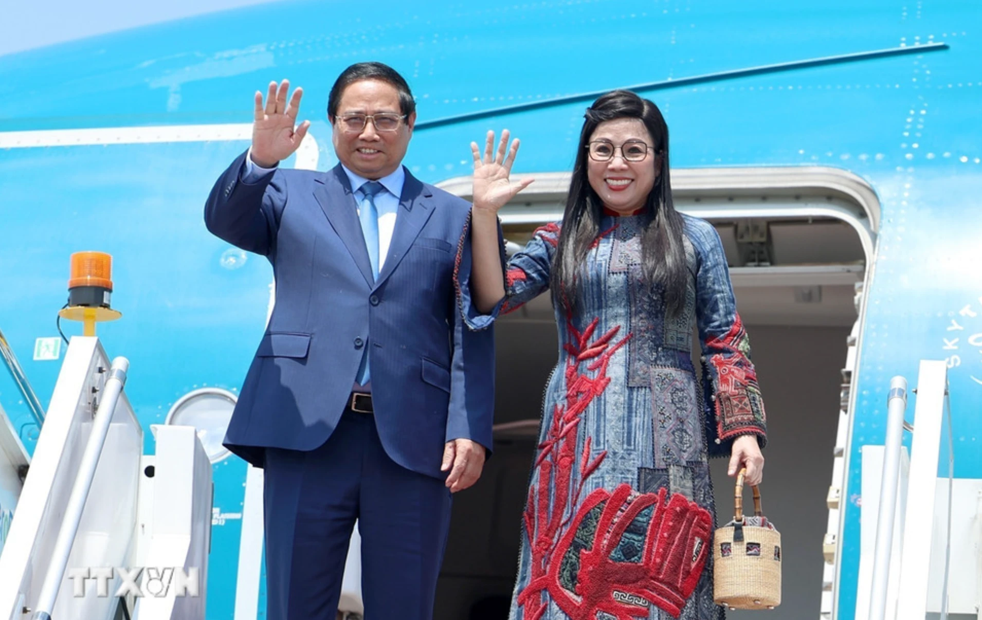 Premier vietnamita culmina exitosa visita a Malasia y participación en Cumbre de la Asean (Foto: VNA)