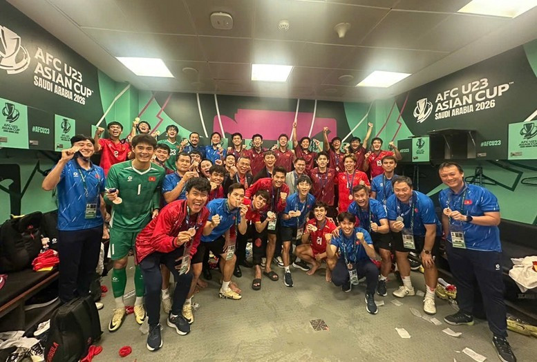 La selección vietnamita de fútbol sub-23 y miembros de su cuerpo técnico. (Foto: VGP)