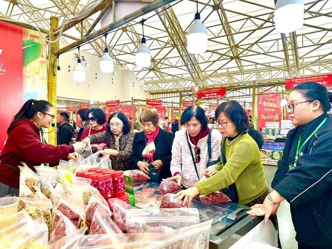 Visitantes a la feria. (Foto: VNA)
