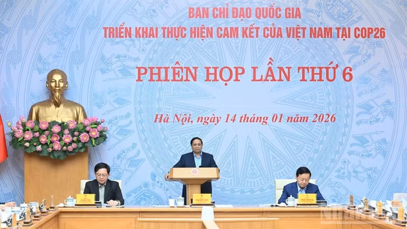 El primer ministro de Vietnam, Pham Minh Chinh, habla en la sesión. (Foto: Nhan Dan)