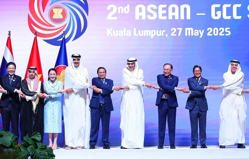 El primer ministro Pham Minh Chinh y los líderes de la Asean y del CCG en la segunda Cumbre Asean-CCG el 27 de mayo de 2025. (Foto: VNA)
