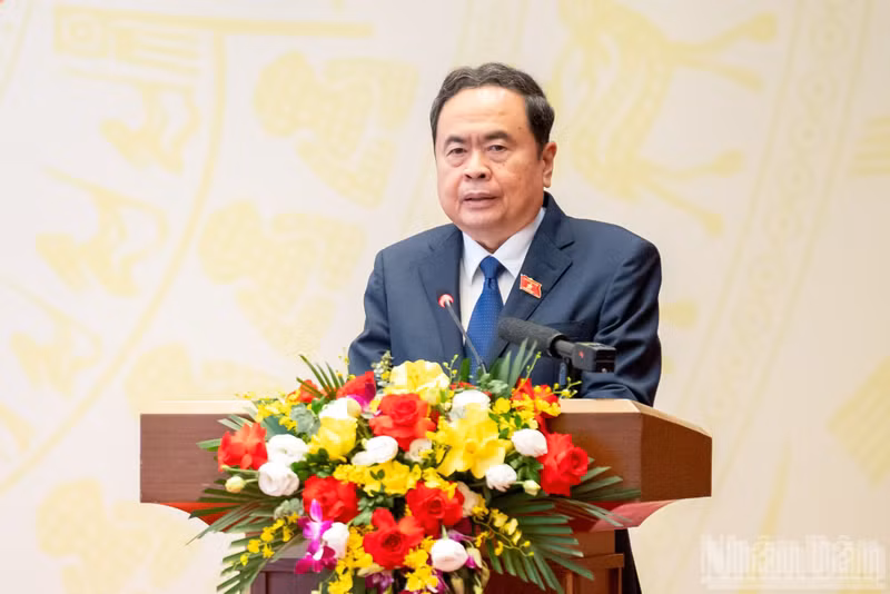 El presidente de la Asamblea Nacional y secretario del Comité del Partido Comunista de Vietnam en la entidad, Tran Thanh Man, pronuncia conclusiones de la conferencia. (Foto: Nhan Dan)