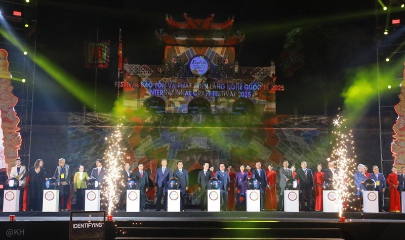 Vista de la inauguración del Festival Internacional de Conservación y Desarrollo de Pueblos Artesanales 2025. (Foto: VNA)