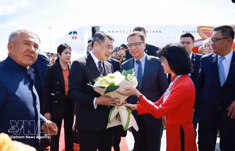 Acto de bienvenida en el aeropuerto. (Foto: VNA)