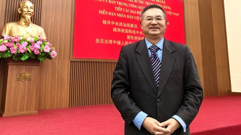 El profesor y doctor chino Cheng Hanping, director ejecutivo del Instituto de Investigaciones Regionales y Nacionales y jefe del Centro de Investigación de Vietnam en la Universidad de Zhejiang. (Foto de cortesía del entrevistado)