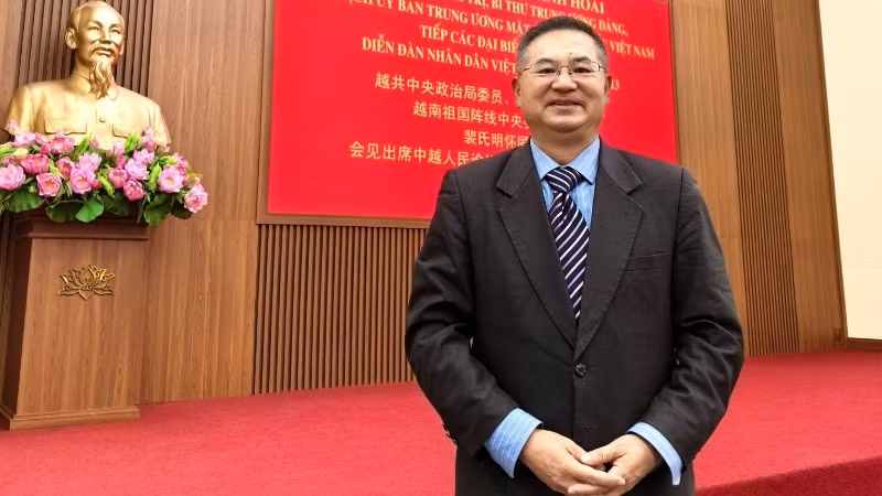 El profesor y doctor chino Cheng Hanping, director ejecutivo del Instituto de Investigaciones Regionales y Nacionales y jefe del Centro de Investigación de Vietnam en la Universidad de Zhejiang. (Foto de cortesía del entrevistado)
