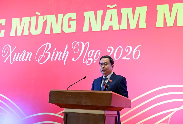 El presidente de la Asamblea Nacional de Vietnam, Tran Thanh Man, habla en la reunión. (Foto: Nhan Dan)