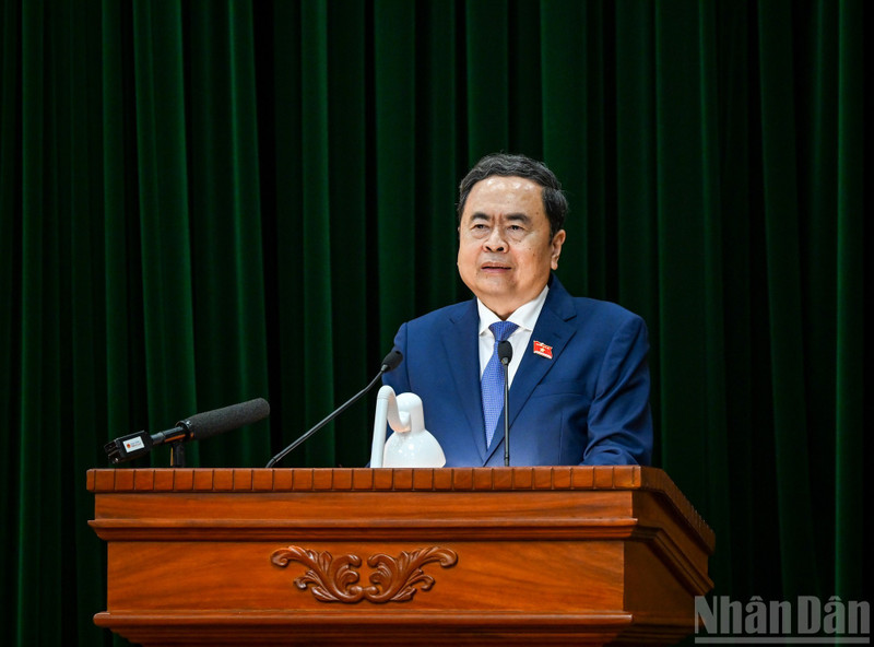 El presidente de la Asamblea Nacional de Vietnam, Tran Thanh Man, interviene en la reunión. (Foto: Nhan Dan)