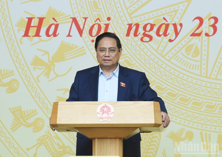 El primer ministro de Vietnam, Pham Minh Chinh, interviene en la reunión. (Fotografía: Nhan Dan)