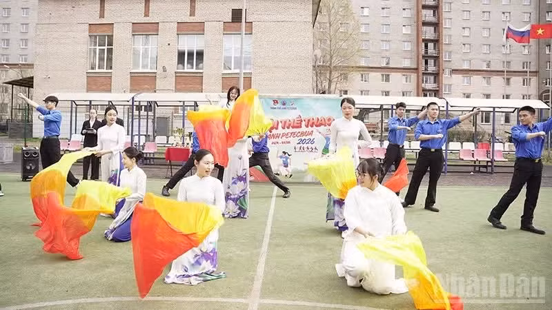 Espectáculo “Quintaesencia de Vietnam: Aspiración de los jóvenes” en el evento.