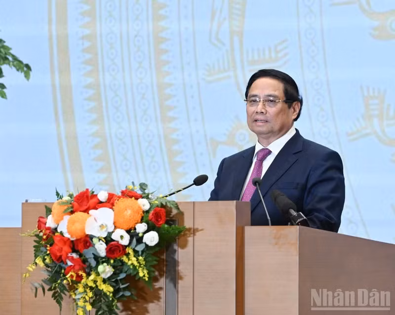 El primer ministro de Vietnam, Pham Minh Chinh, interviene en la reunión. (Foto: Nhan Dan)