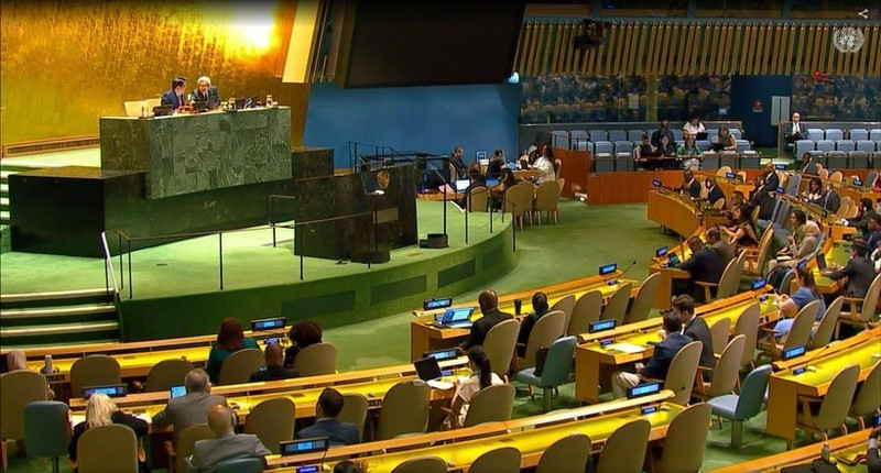 En una sesión de la Quinta Comisión. (Fotografía: VNA)