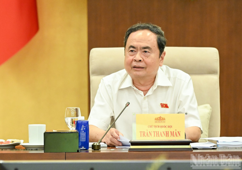 El presidente de la Asamblea Nacional de Vietnam, Tran Thanh Man, en la reunión. (Fotografía: Nhan Dan)