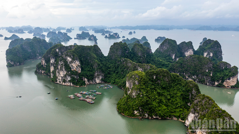 Vista de la bahía de Ha Long. (Foto: Nhan Dan)