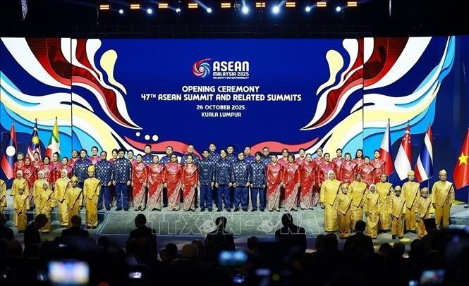 Una actuación artística en la ceremonia inaugural de la Cumbre. (Foto: VNA)