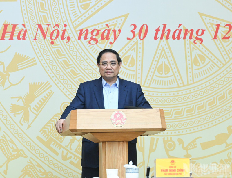 El primer ministro de Vietnam, Pham Minh Chinh, habla en la reunión. (Foto: Nhan Dan)